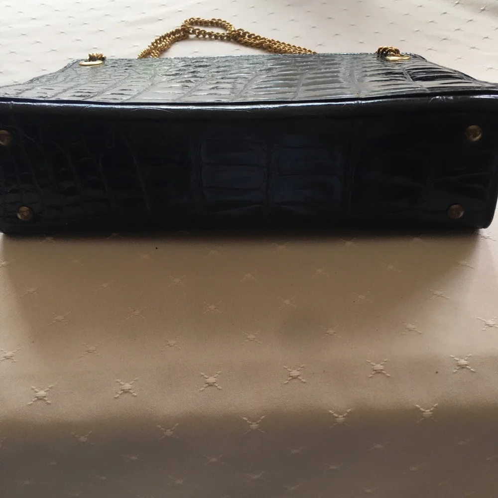 Saks Fifth Avenue sleek black